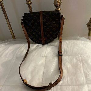 Louis Vuitton Vantage Authentic Monogram Shanti Shoulder Bag